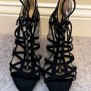 Black heel shoes